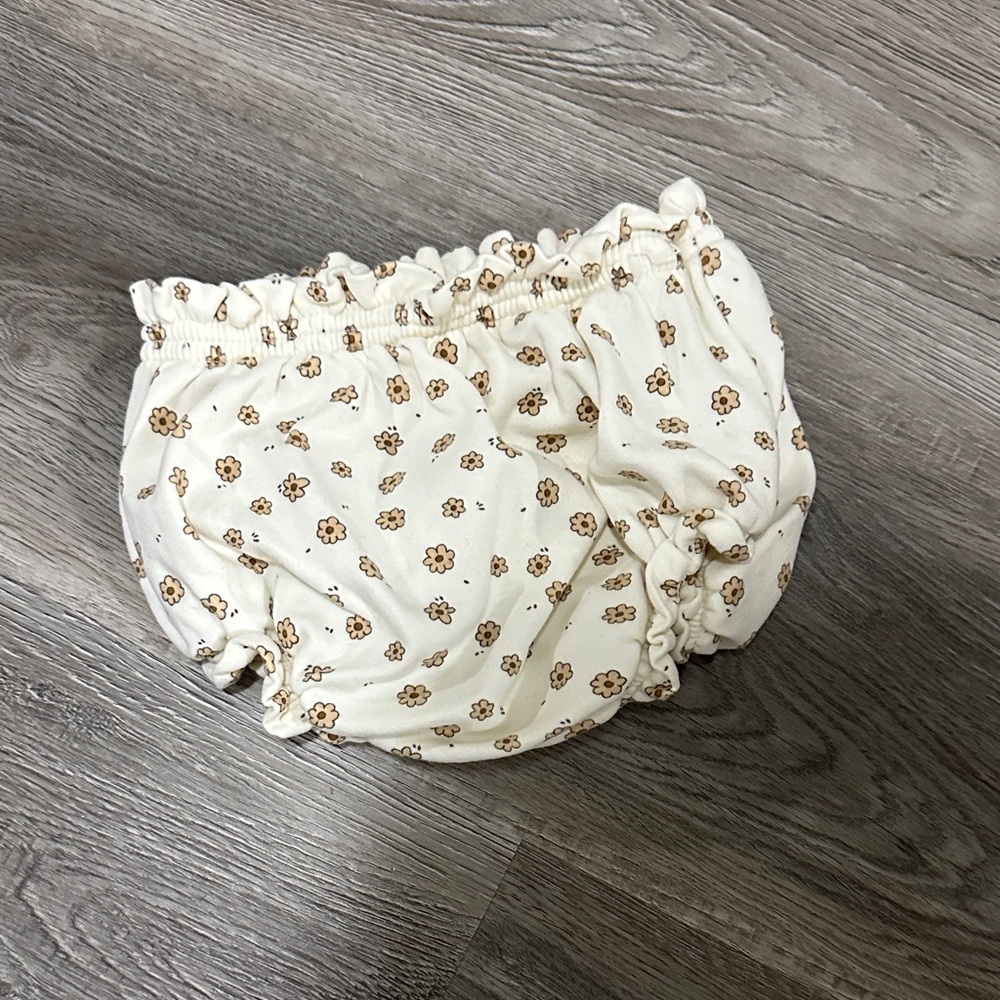 Quincy Mae Cream‎ and Brown Floral Bloomers